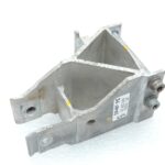 OE BMW F90 G30 G31 G38 G32 radiatora stiprinājuma adapteris (kreisais) 51117357215