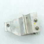 OE BMW F90 G30 G31 G38 G32 radiatora stiprinājuma adapteris (kreisais) 51117357215