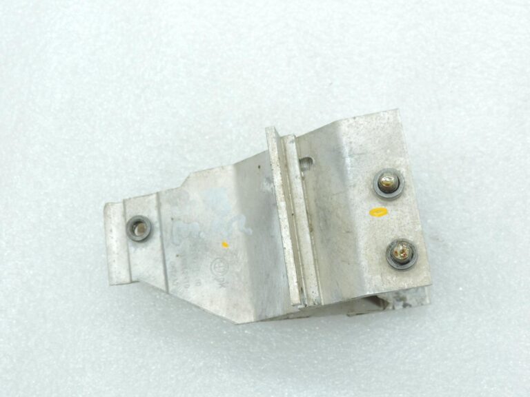 OE BMW F90 G30 G31 G38 G32 radiatora stiprinājuma adapteris (kreisais) 51117357215