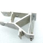 OE BMW F90 G30 G31 G38 G32 radiatora stiprinājuma adapteris (kreisais) 51117357215