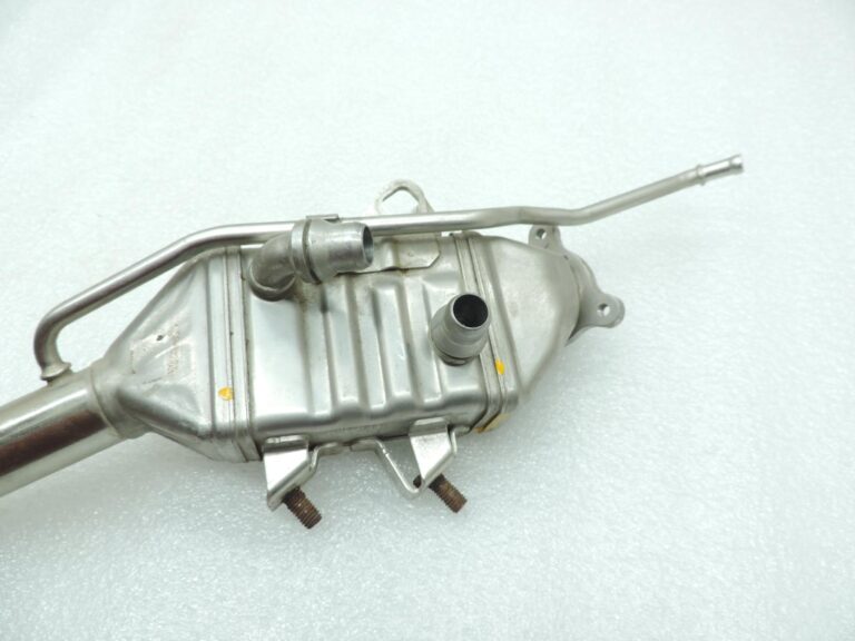OE BMW G30, G31, G11, G12 dīzeļdzinēju B47 AGR radiators 11718576473