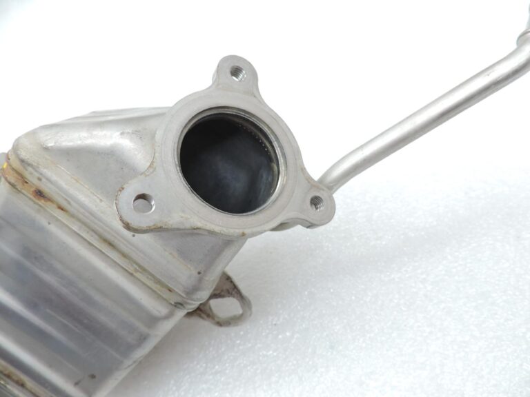 OE BMW G30, G31, G11, G12 dīzeļdzinēju B47 AGR radiators 11718576473