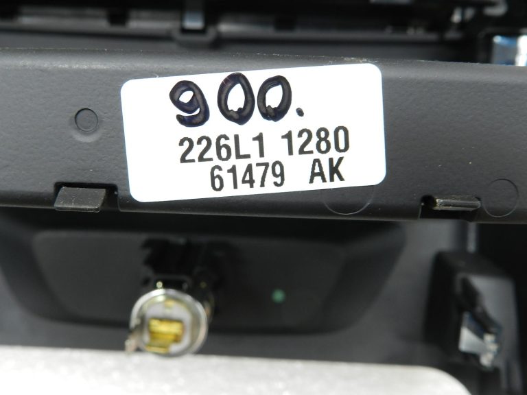 BMW G30 520D oriģinālā svaigā gaisa restes apdare centrālajai konsolei 51166833787