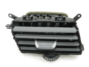 BMW G30 520D Оригинальный средний воздуховыпускный паз, правый 64229329579