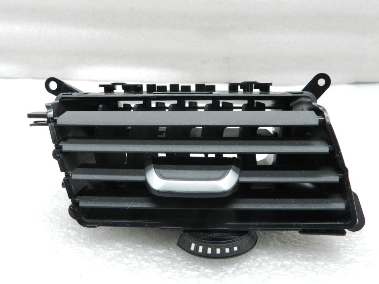 BMW G30 520D oriģinālais vidējais gaisa izplūdes atvērums labajā pusē 64229329579
