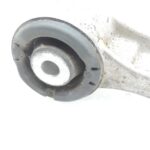 OE BMW G30 G31 G38 G32 priekšējais augšējais šķērssviras kronšteins 31106861185 6861185