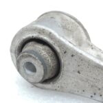 OE BMW G30 G31 G38 G32 priekšējais augšējais šķērssviras kronšteins 31106861185 6861185