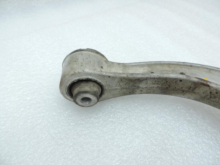 OE BMW G30 G31 G38 G32 priekšējais augšējais šķērssviras kronšteins 31106861185 6861185