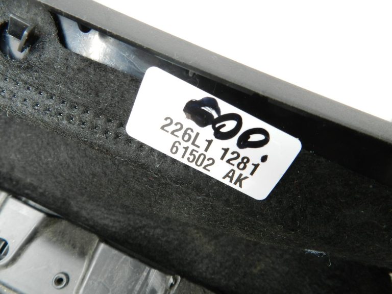 BMW G30 520D oriģinālais stūres mehānisma apvalks 51459329532