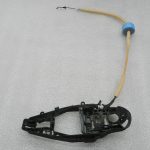 BMW G30 520D oriģinālā aizmugurējā labās puses durvju ārējā roktura kronšteins
