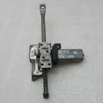 BMW G30 520D oriģinālais priekšējā sēdekļa augstuma regulēšanas piedziņas motors (labais), 52107454054