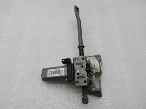 BMW G30 520D oriģinālais priekšējā sēdekļa augstuma regulēšanas piedziņas motors (kreisais) 52107454053