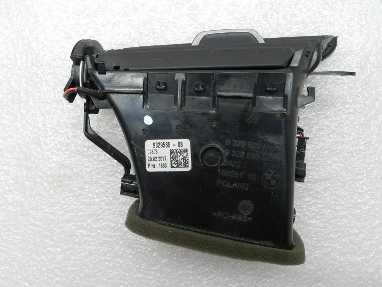 BMW G30 520D oriģinālā svaigā gaisa restes gaisa sprausla labajā pusē 64229329585