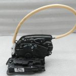 BMW G30 520D oriģinālā aizmugurējā labās puses durvju slēdzene 51227477698