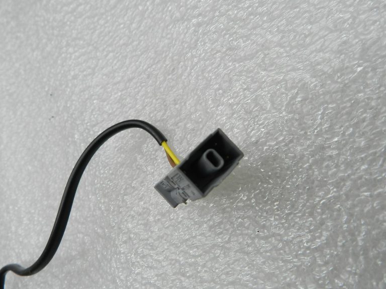BMW G30 520D oriģinālais sēdekļa sensors ir BOJĀTS!!!