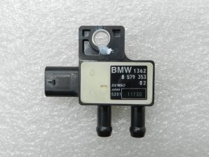 BMW G30 520D oriģinālais izplūdes gāzes spiediena sensors 13628579353