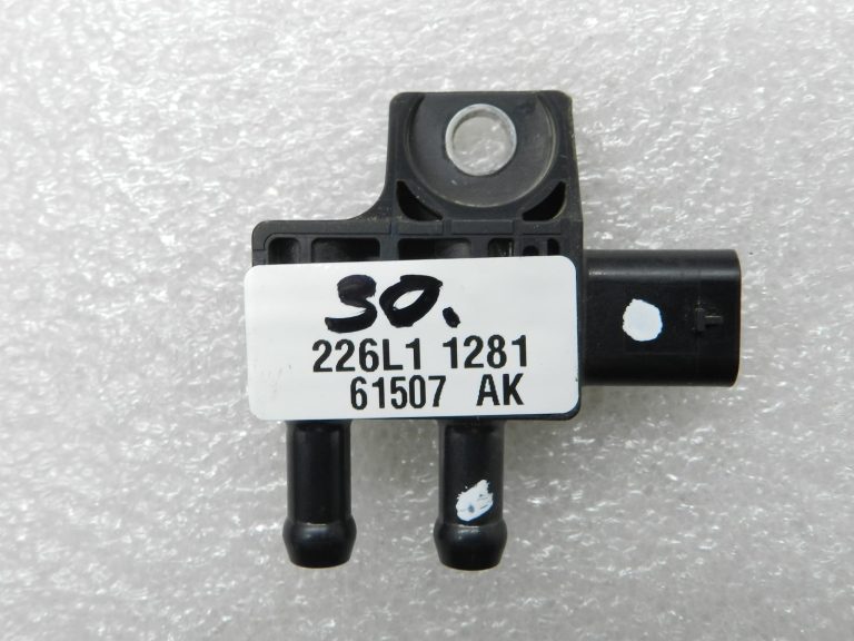 BMW G30 520D oriģinālais izplūdes gāzes spiediena sensors 13628579353