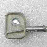 BMW G30 520D oriģinālais izplūdes sistēmas stiprinājums aizmugurē labajā pusē 18308582061