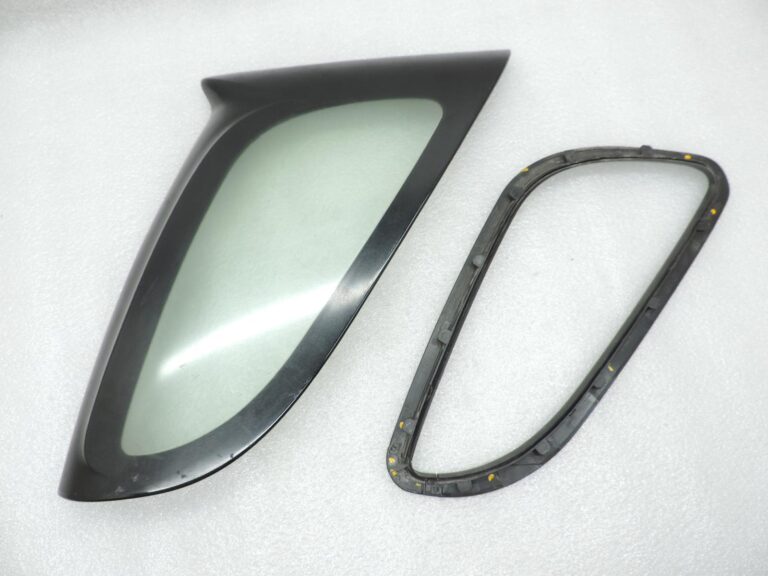 Smart ForTwo W450 aizmugurējais labais trīsstūrveida logs 0000652V013