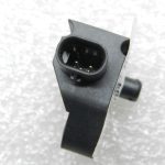 BMW G30 520D oriģinālais paātrinājuma sensors un gaisa spilvenu sadursmes sensors