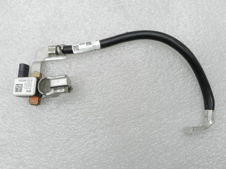 BMW G30 520D oriģinālais akumulatora mīnus vads 61218736083