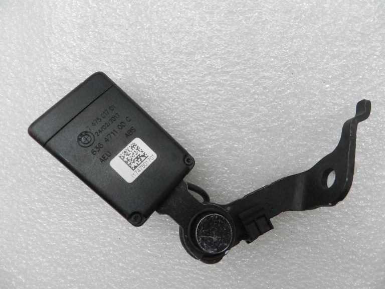 BMW G30 520D oriģinālā drošības jostas sprādze aizmugurē pa kreisi 72117475017