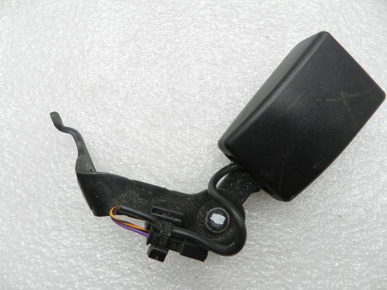 BMW G30 520D oriģinālā drošības jostas sprādze aizmugurē pa kreisi 72117475017