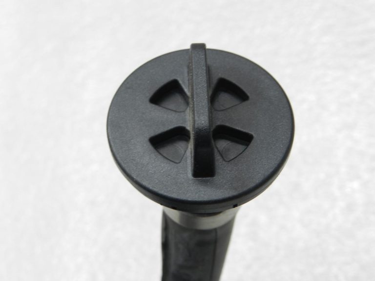 BMW G30 520D oriģinālā ventilācijas caurule cimdu nodalījumam 51169357667