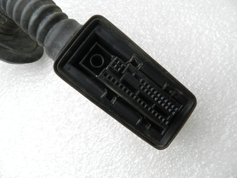 BMW G30 520D oriģinālais durvju vadu komplekts pasažiera pusē priekšā pa labi 61128714781