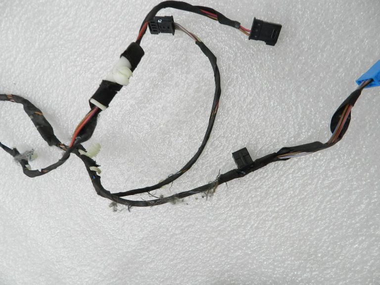 BMW G30 520D oriģinālais durvju vadu komplekts pasažiera pusē priekšā pa labi 61128714781