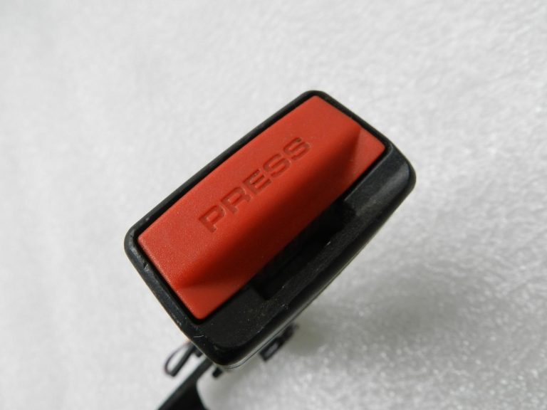 BMW G30 520D oriģinālā drošības jostas sprādze aizmugurē labajā pusē 72117475018