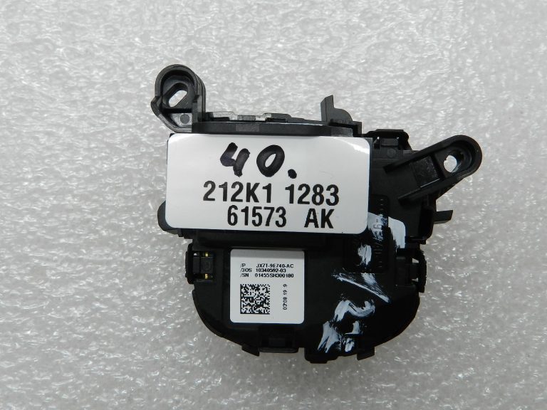 Ford Focus IV oriģinālais stūres slēdzis (kreisajā pusē) 2202286