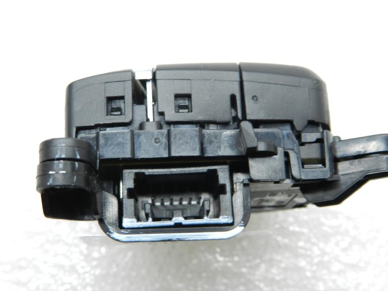 Ford Focus IV oriģinālais stūres slēdzis (kreisajā pusē) 2202286