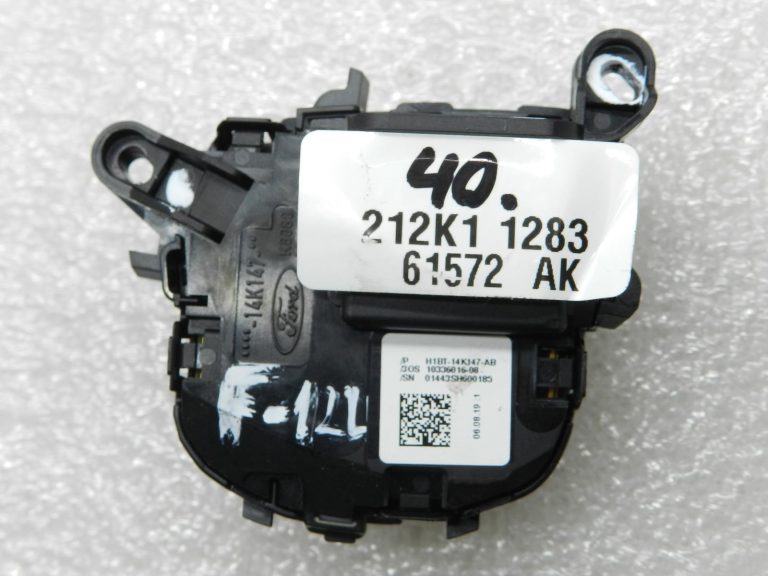 Ford Focus IV oriģinālais stūres slēdzis (labajā pusē) 2127937
