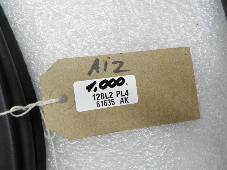 BMW G30 520D oriģinālā durvju blīvējuma gumija aizmugurē – labajā un kreisajā pusē 51727468732