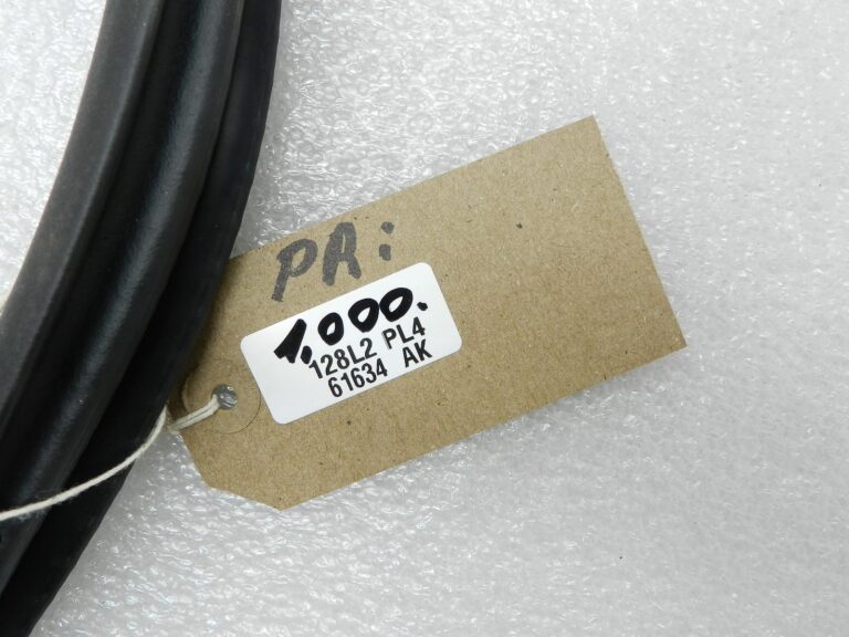 BMW G30 520D oriģinālā durvju blīvējuma gumija priekšā labajā un kreisajā pusē 51727468731