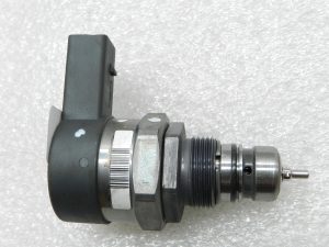 BMW G30 520D oriģinālais spiediena regulēšanas vārsts, degvielas vārsts 13537801992