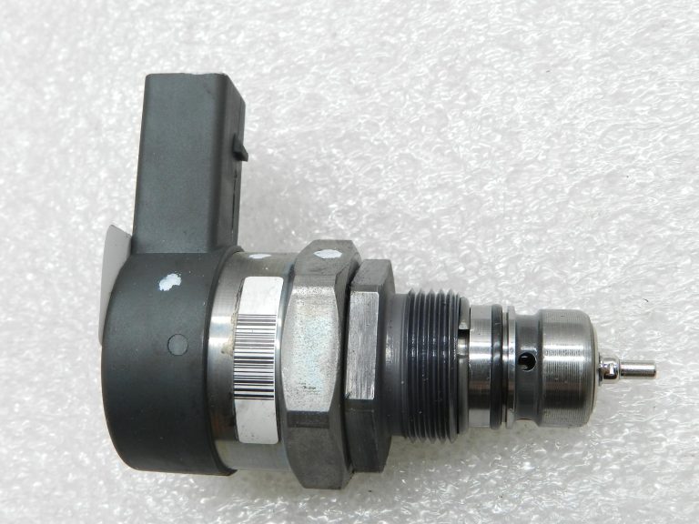 BMW G30 520D oriģinālais spiediena regulēšanas vārsts, degvielas vārsts 13537801992