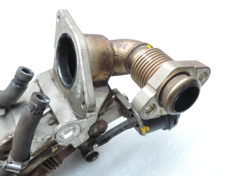 OE BMW G30, G31, G11, G12 dīzeļdzinēju AGR dzesētājs 8596444