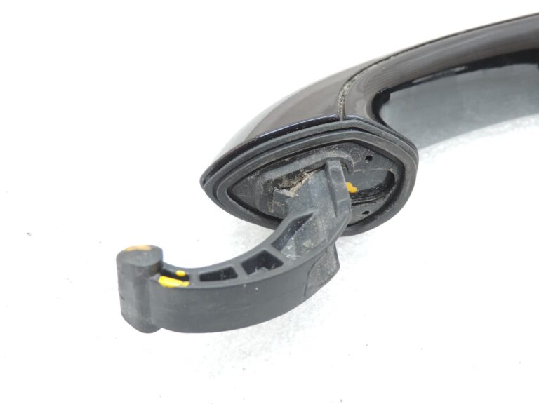 OE BMW F40, F70, F44, F74, G30, G31 ārējā durvju rokturi (labā puse) 475 safīra melnā krāsā 7489322