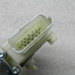 Nissan Qashqai oriģinālais priekšējā kreisā loga pacēlāja motors 80701hv00a