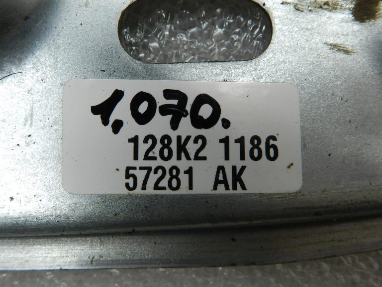 Nissan Qashqai Loga mehanisms ar motoru Aizmugurē kreisajā puse 827014EA0A