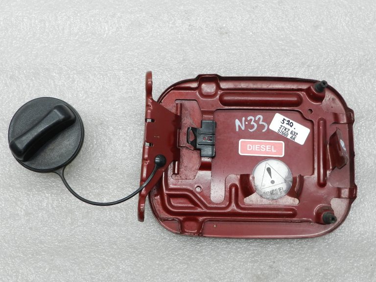 Nissan Qashqai II oriģinālais degvielas tvertnes vāciņš NAJ – CRIMSON G88304EAMB