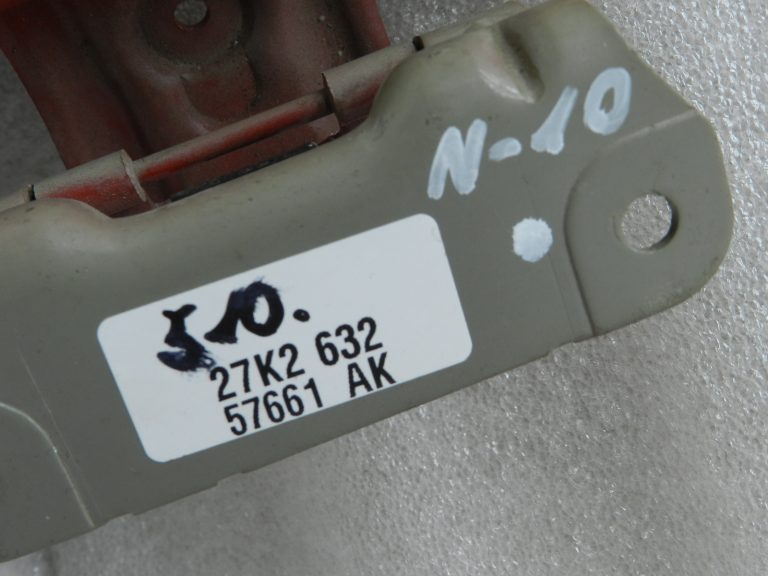 Nissan Qashqai oriģinālais degvielas tvertnes vāciņš Z10 – RED(SOLID) G8830JD0M0