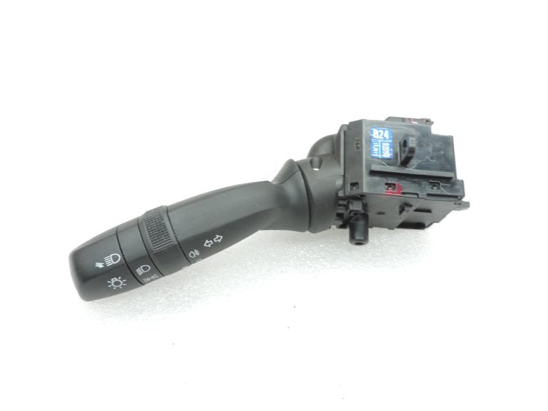 OE Toyota Yaris IV XP210 pagrieziena signālu slēdzis, stūres kolonnas slēdzis 8432902020