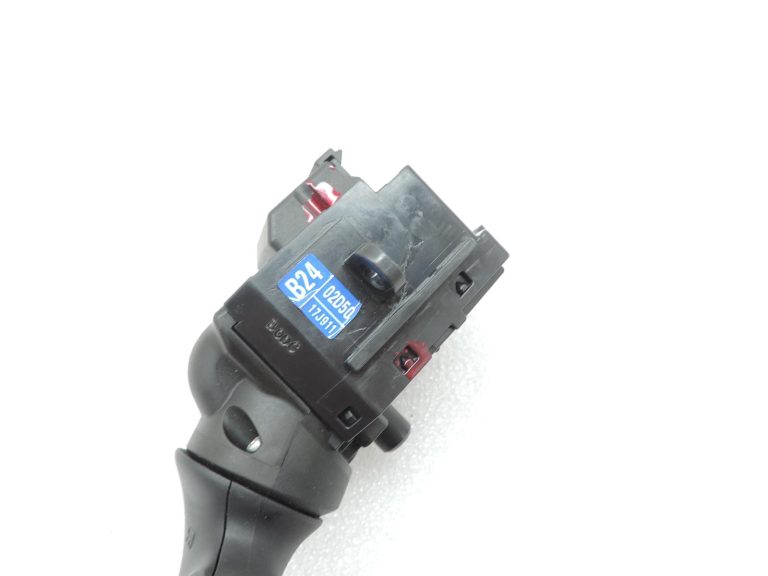 OE Toyota Yaris IV XP210 pagrieziena signālu slēdzis, stūres kolonnas slēdzis 8432902020