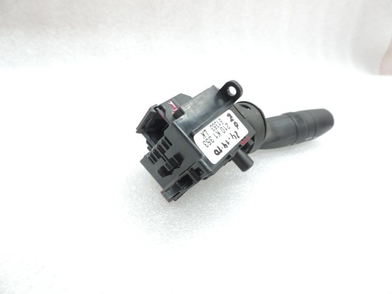 OE Toyota Yaris IV XP210 pagrieziena signālu slēdzis, stūres kolonnas slēdzis 8432902020