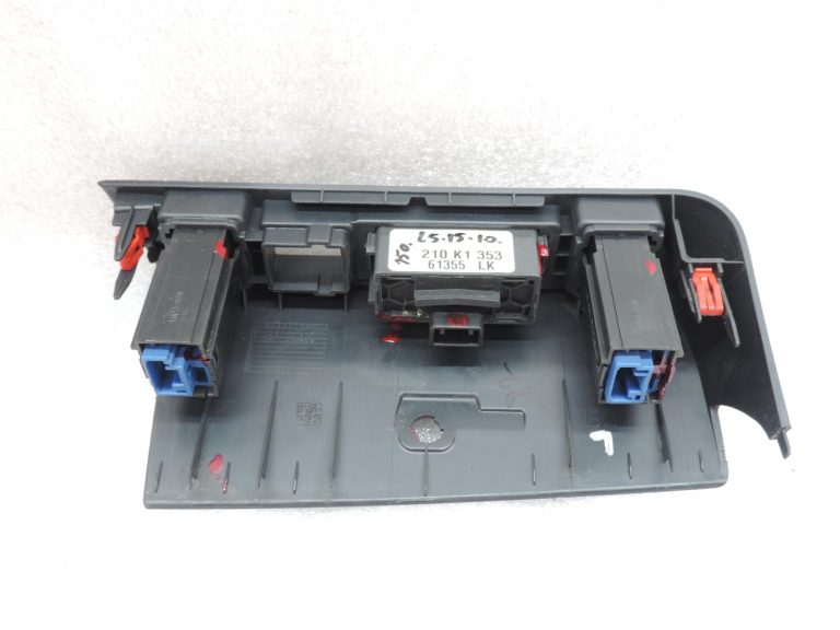 Toyota Yaris IV XP210 instrumentu paneļa sēdekļu apsildes slēdža apvalks 55407K0030