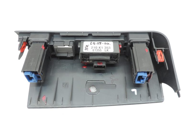 Toyota Yaris IV XP210 instrumentu paneļa sēdekļu apsildes slēdža apvalks 55407K0030