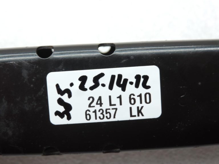 Toyota Yaris IV XP210 HEV labās puses bufera kronšteins 52102-K0010